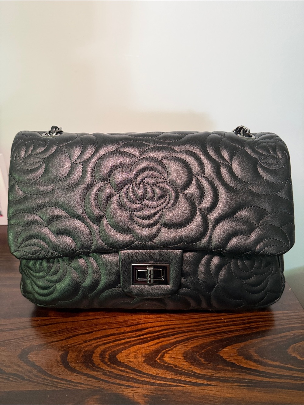Noli Black Quilted Floral Chain Shoulder Bag